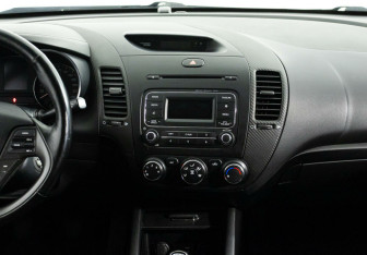 Подержанный автомобиль Kia Cerato Sedan 2015 года (8 фото)