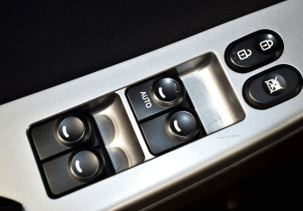 Подержанный автомобиль Hyundai Solaris Hatchback 2015 года (13 фото)