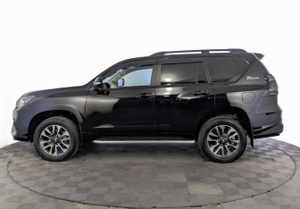 Подержанный автомобиль Toyota Land Cruiser Prado 2022 года (8 фото)