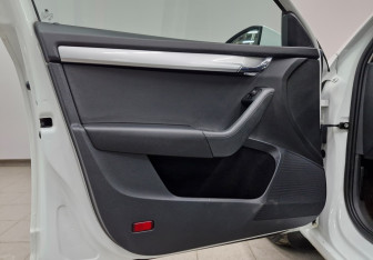 Подержанный автомобиль Skoda Octavia Liftback 2019 года (9 фото)