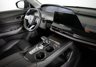 Подержанный автомобиль Changan UNI-K 2024 года (9 фото)