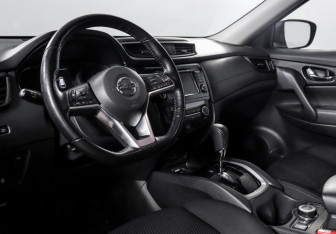 Подержанный автомобиль Nissan X-Trail 2021 года (14 фото)