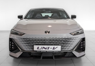 Новый Changan UNI-V 2024 (5 фото)