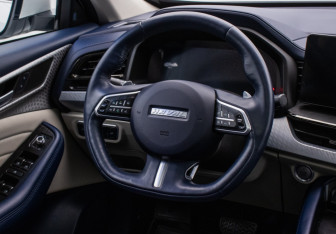 Подержанный автомобиль Haval F7 2022 года (15 фото)