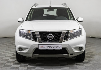 Подержанный автомобиль Nissan Terrano 2020 года (2 фото)