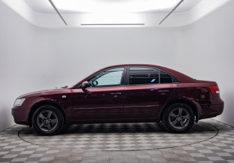 Подержанный автомобиль Hyundai Sonata 2008 года (8 фото)