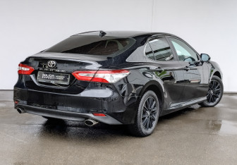 Подержанный автомобиль Toyota Camry Sedan 2020 года (5 фото)