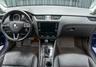 Подержанный автомобиль Skoda Octavia Liftback 2018 года (14 фото)