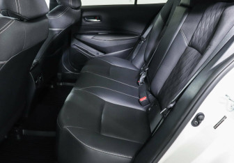 Подержанный автомобиль Toyota Corolla Sedan 2019 года (11 фото)