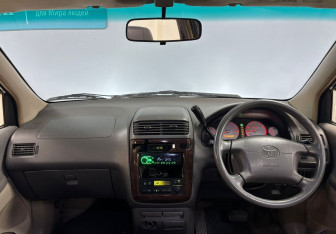 Подержанный автомобиль Toyota Gaia 1999 года (13 фото)