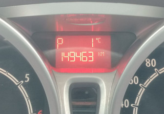 Подержанный автомобиль Ford Fiesta Hatchback 2011 года (12 фото)