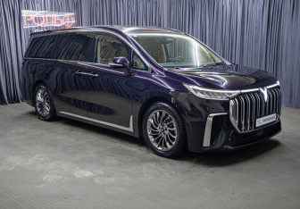 Подержанный автомобиль Voyah Dream 2023 года (3 фото)