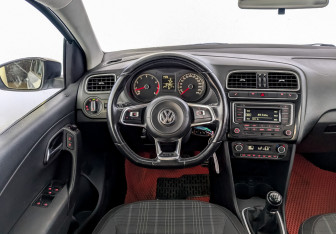 Подержанный автомобиль Volkswagen Polo Sedan 2018 года (21 фото)