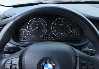 Подержанный автомобиль BMW X3 2014 года (11 фото)