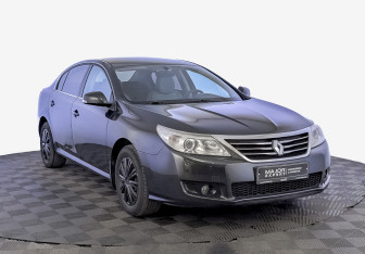 Подержанный автомобиль Renault Latitude 2013 года (3 фото)