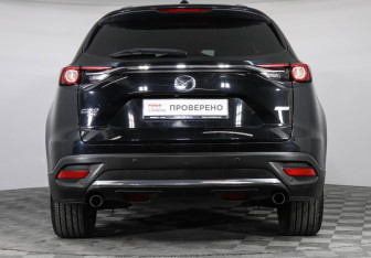 Подержанный автомобиль Mazda CX-9 2018 года (6 фото)