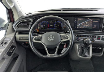 Подержанный автомобиль Volkswagen Caravelle 2022 года (21 фото)