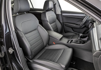 Подержанный автомобиль Skoda Superb Liftback 2020 года (24 фото)