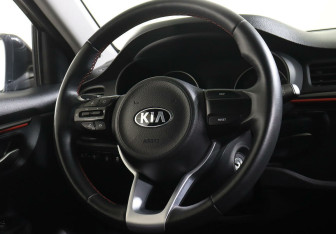 Подержанный автомобиль Kia Rio Hatchback 2020 года (11 фото)