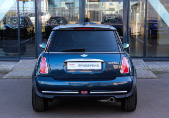 Подержанный автомобиль MINI Hatch 2006 года (5 фото)