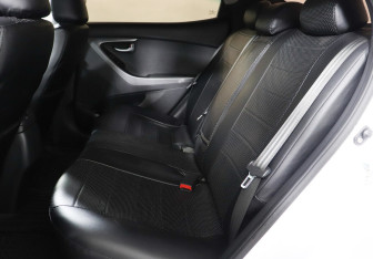 Подержанный автомобиль Hyundai Elantra Sedan 2014 года (10 фото)