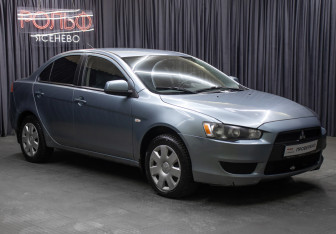 Подержанный автомобиль Mitsubishi Lancer Sedan 2008 года (3 фото)