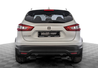 Подержанный автомобиль Nissan Qashqai 2018 года (6 фото)