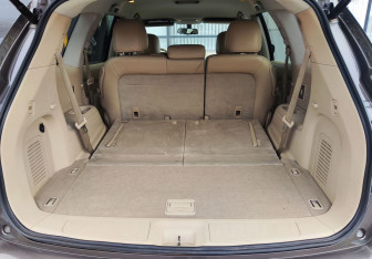 Подержанный автомобиль Nissan Pathfinder 2015 года (9 фото)