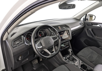 Подержанный автомобиль Volkswagen Tiguan 2021 года (15 фото)