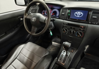 Подержанный автомобиль Toyota Corolla Hatchback 2007 года (10 фото)