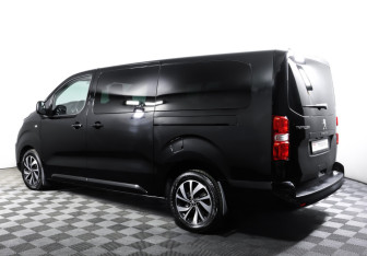 Подержанный автомобиль Peugeot Traveller 2020 года (7 фото)