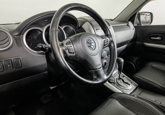 Подержанный автомобиль Suzuki Grand Vitara 2008 года (13 фото)