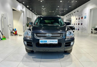 Подержанный автомобиль Kia Sportage 2008 года (2 фото)