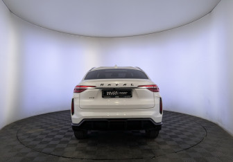 Подержанный автомобиль Haval F7x 2023 года (6 фото)