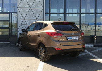 Подержанный автомобиль Hyundai ix35 2013 года (7 фото)