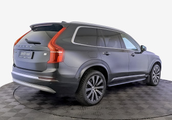 Подержанный автомобиль Volvo XC90 2021 года (5 фото)