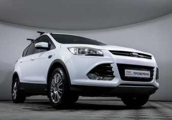 Подержанный автомобиль Ford Kuga 2014 года (18 фото)