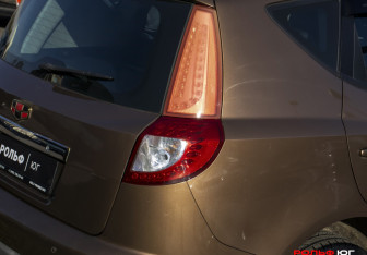 Подержанный автомобиль Geely Emgrand X7 2015 года (24 фото)