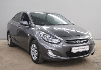 Подержанный автомобиль Hyundai Solaris Sedan 2014 года (3 фото)