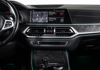 Подержанный автомобиль BMW X7 2020 года (18 фото)