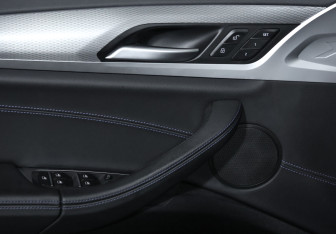 Подержанный автомобиль BMW X4 2021 года (25 фото)