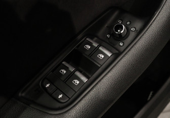 Подержанный автомобиль Audi Q7 2016 года (15 фото)