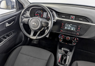 Подержанный автомобиль Kia Rio Hatchback 2021 года (28 фото)