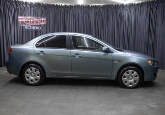 Подержанный автомобиль Mitsubishi Lancer Sedan 2008 года (4 фото)