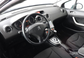 Подержанный автомобиль Peugeot 408 2013 года (9 фото)