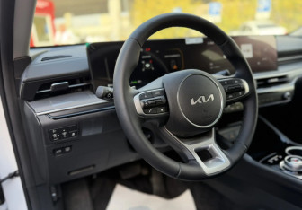 Новый Kia K5 2026 (9 фото)