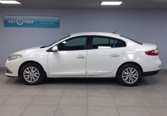 Подержанный автомобиль Renault Fluence 2013 года (8 фото)
