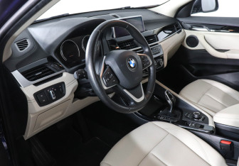 Подержанный автомобиль BMW X2 2019 года (12 фото)