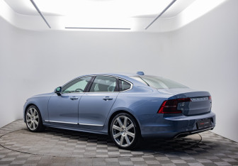 Подержанный автомобиль Volvo S90 2019 года (7 фото)