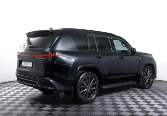 Подержанный автомобиль Lexus LX 2025 года (5 фото)